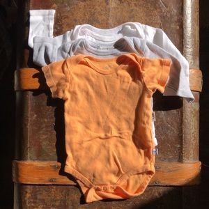 3-Piece Bundle 100% Organic Cotton 3-6 Month Onesies